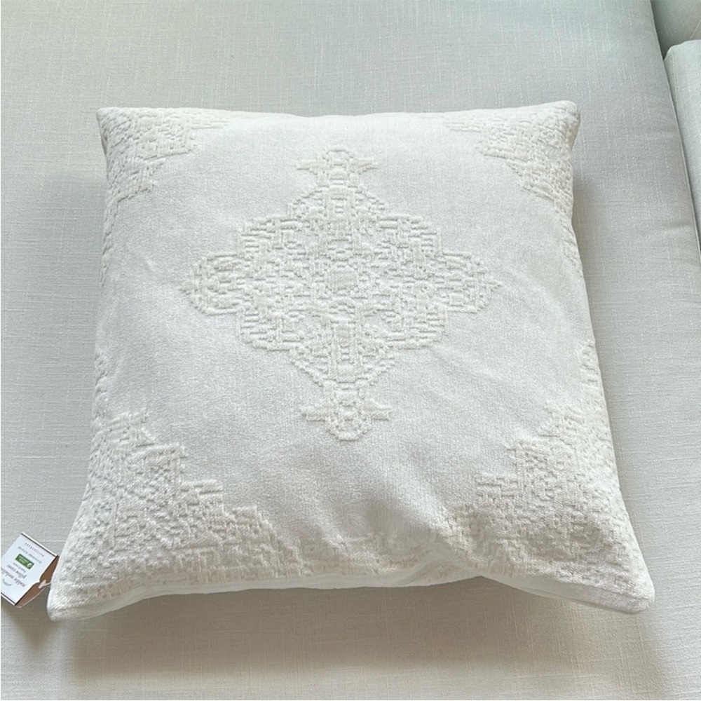Maddie Medallion Pillow Cover